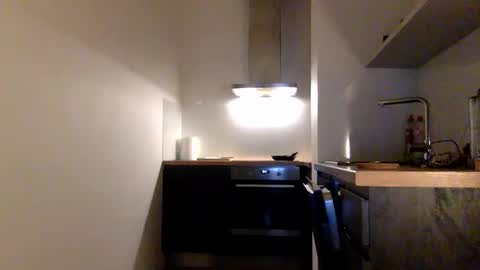 Snapshot of tommyx01 chatting on March 4, 9:54 pm Thomas Fit online show from March 4, 9:54 pm