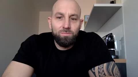 Snapshot of tommyx01 chatting on December 25, 8:29 am Thomas Fit online show from December 25, 8:29 am