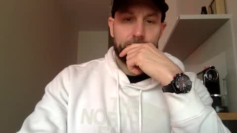 Snapshot of tommyx01 chatting on February 11, 6:51 am Thomas Fit online show from February 11, 6:51 am