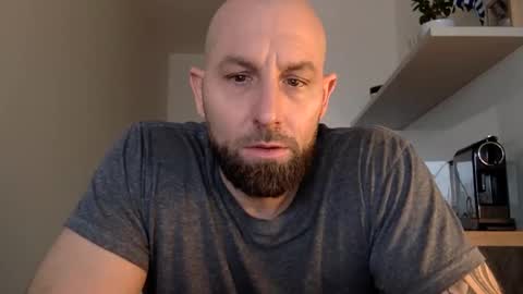 Snapshot of tommyx01 chatting on February 23, 8:33 am Thomas Fit online show from February 23, 8:33 am