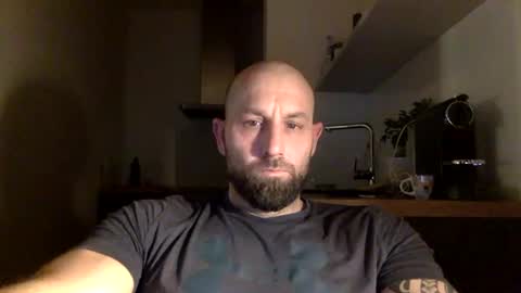 Snapshot of tommyx01 chatting on February 18, 9:20 pm Thomas Fit online show from February 18, 9:20 pm