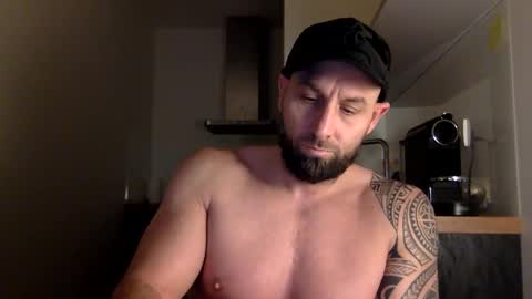 Snapshot of tommyx01 chatting on January 20, 4:23 pm Thomas Fit online show from January 20, 4:23 pm