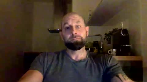 Snapshot of tommyx01 chatting on February 20, 8:14 pm Thomas Fit online show from February 20, 8:14 pm