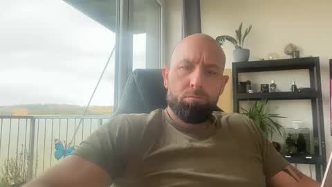 Snapshot of tommyx01 chatting on October 28, 8:28 am Thomas Fit online show from October 28, 8:28 am