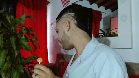 sebasmontoya 777 online show from September 27, 7:23 pm