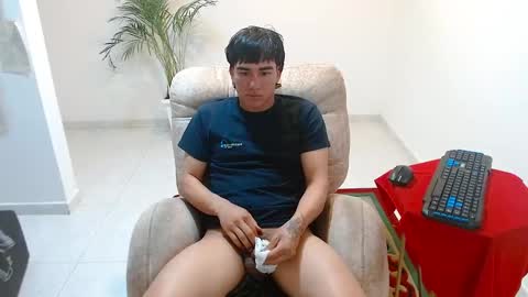 tomy337271 online show from December 3, 6:03 pm