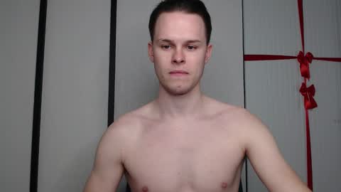 Snapshot of tomy_fleck chatting on January 16, 1:58 pm tomy_fleck online show from January 16, 1:58 pm
