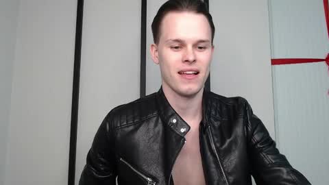Snapshot of tomy_fleck chatting on January 21, 6:11 pm tomy_fleck online show from January 21, 6:11 pm