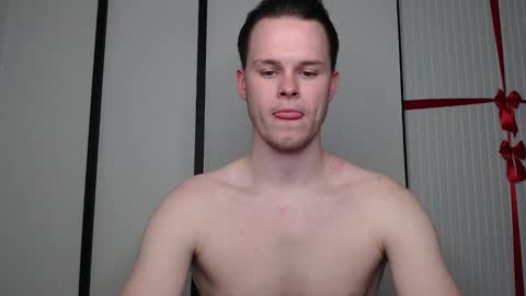 Snapshot of tomy_fleck chatting on January 27, 5:04 pm tomy_fleck online show from January 27, 5:04 pm