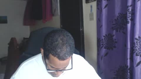 Snapshot of toni2814 chatting on October 21, 2:58 am Antonio online show from October 21, 2:58 am