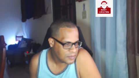 Snapshot of toni2814 chatting on December 5, 2:42 am Antonio online show from December 5, 2:42 am