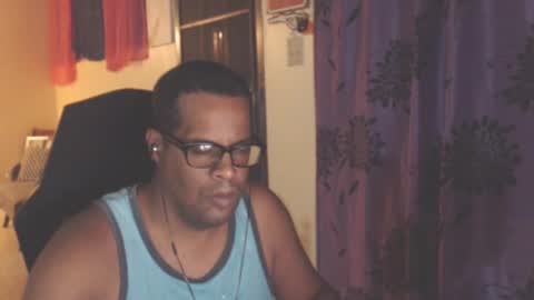 Snapshot of toni2814 chatting on October 14, 2:18 am Antonio online show from October 14, 2:18 am