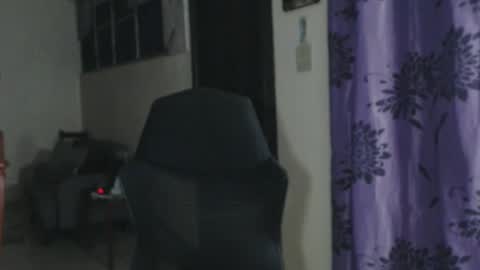 Snapshot of toni2814 chatting on February 21, 2:50 am Antonio online show from February 21, 2:50 am