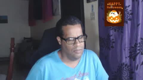 Snapshot of toni2814 chatting on October 28, 2:36 am Antonio online show from October 28, 2:36 am