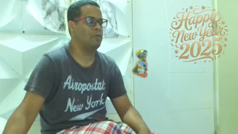 Snapshot of toni2814 chatting on January 1, 1:05 pm Antonio online show from January 1, 1:05 pm