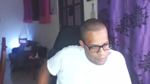 Snapshot of toni2814 chatting on January 7, 2:12 am Antonio online show from January 7, 2:12 am