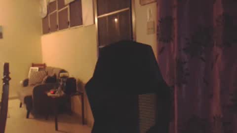 Snapshot of toni2814 chatting on February 11, 2:35 am Antonio online show from February 11, 2:35 am