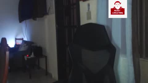 Snapshot of toni2814 chatting on December 9, 2:13 am Antonio online show from December 9, 2:13 am