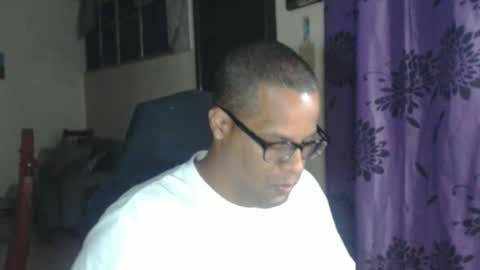 Snapshot of toni2814 chatting on February 18, 2:05 am Antonio online show from February 18, 2:05 am