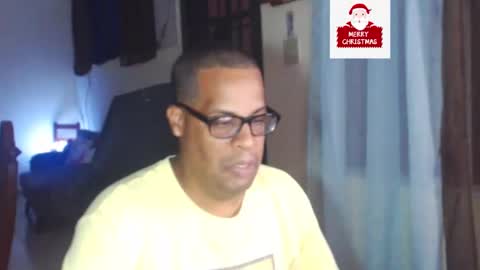 Snapshot of toni2814 chatting on December 4, 2:31 am Antonio online show from December 4, 2:31 am