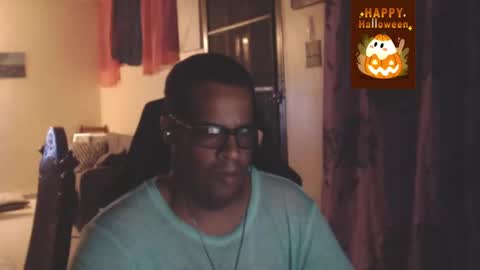 Snapshot of toni2814 chatting on October 26, 2:02 am Antonio online show from October 26, 2:02 am