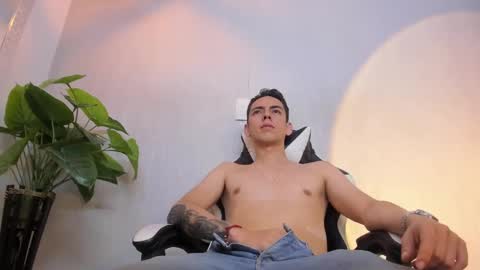 tonny_collins online show from November 21, 9:03 pm