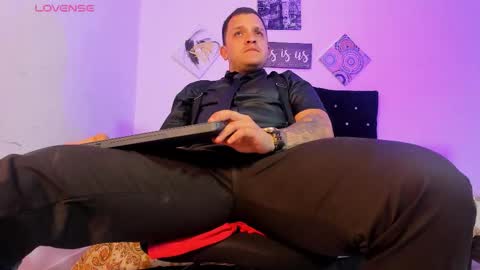 Snapshot of tonny_landri chatting on October 11, 5:22 am Tonny Landri online show from October 11, 5:22 am