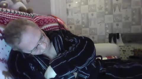 Snapshot of tony14712 chatting on December 6, 2:13 am tony14712 online show from December 6, 2:13 am