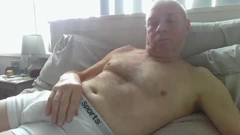 Snapshot of tony14712 chatting on February 5, 9:57 am tony14712 online show from February 5, 9:57 am