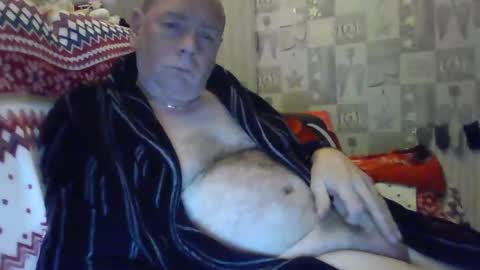 Snapshot of tony14712 chatting on December 25, 4:01 am tony14712 online show from December 25, 4:01 am