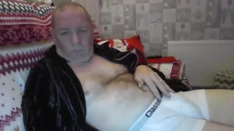 Snapshot of tony14712 chatting on December 19, 12:24 am tony14712 online show from December 19, 12:24 am