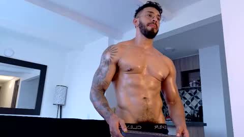 Snapshot of tony_muscle1 chatting on October 3, 10:15 pm tony muscle1 online show from October 3, 10:15 pm