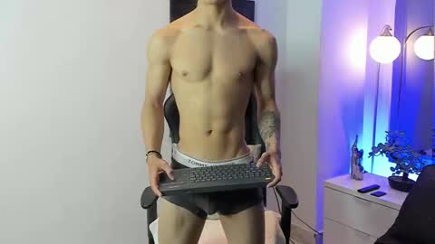 tony_petrov online show from October 24, 5:31 am