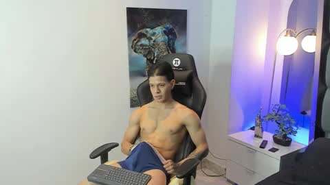 Snapshot of tony_petrov chatting on September 26, 8:12 am tony_petrov online show from September 26, 8:12 am