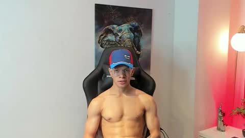 tony_petrov online show from October 22, 5:22 am