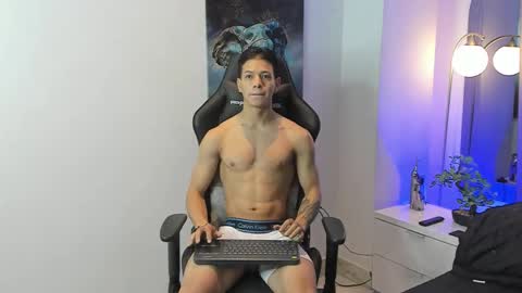 Snapshot of tony_petrov chatting on September 24, 7:51 am tony_petrov online show from September 24, 7:51 am