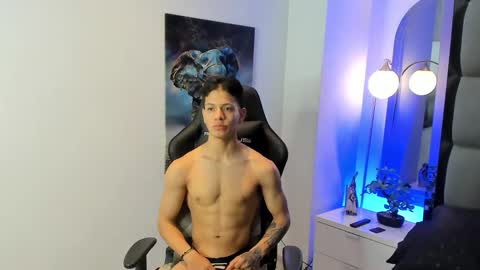 Snapshot of tony_petrov chatting on October 12, 8:41 am tony_petrov online show from October 12, 8:41 am