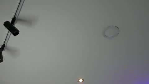 tony_petrov online show from October 18, 8:19 am