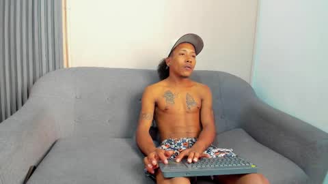 Snapshot of tony_travis chatting on October 10, 8:24 pm TONY online show from October 10, 8:24 pm
