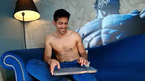 Snapshot of tonycosta_ chatting on October 16, 2:08 am Tony online show from October 16, 2:08 am
