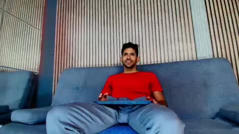 Snapshot of tonycosta_ chatting on October 5, 1:31 am Tony online show from October 5, 1:31 am