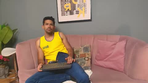 Snapshot of tonycosta_ chatting on October 18, 2:16 am Tony online show from October 18, 2:16 am