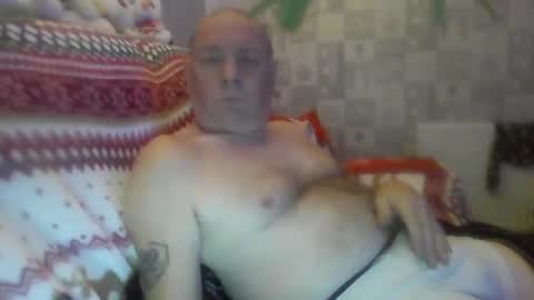 Snapshot of tonygibbson62 chatting on December 16, 12:15 am tonygibbson62 online show from December 16, 12:15 am