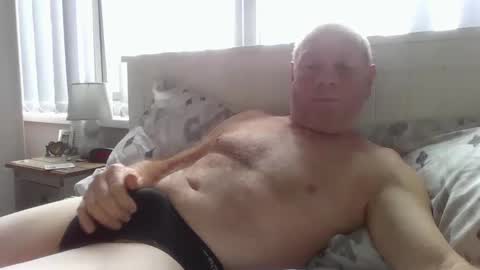 Snapshot of tonygibbson62 chatting on February 23, 11:28 am tonygibbson62 online show from February 23, 11:28 am
