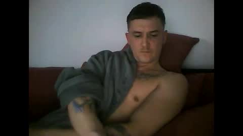 tonystrawberry online show from March 24, 7:40 pm