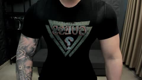 Snapshot of tonywilcoxx chatting on January 20, 6:42 am TonyWilcox online show from January 20, 6:42 am