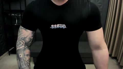 Snapshot of tonywilcoxx chatting on January 22, 6:10 am TonyWilcox online show from January 22, 6:10 am