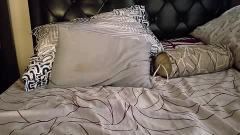 tooclose_toofar_ online show from February 7, 6:46 pm