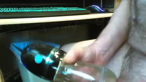 Snapshot of toolman3442 chatting on February 16, 9:27 pm toolman3442 online show from February 16, 9:27 pm