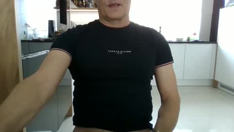 topsecreton online show from March 31, 9:33 am